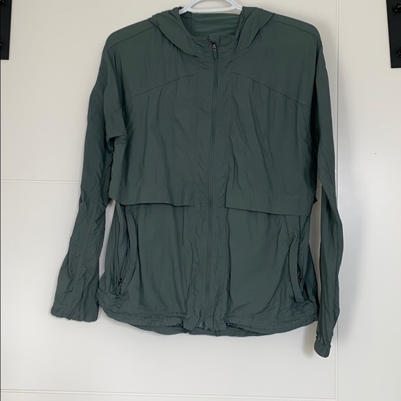 Lululemon Windbreaker - Picture 1 of 2